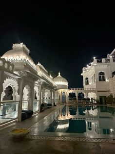 Udaipur Aesthetic, Rajasthan Palace, Jaipur Trip, Udaipur Palace, City Palace Udaipur, Udaipur Wedding, Jaipur Travel, India Architecture, Ancient Indian Architecture