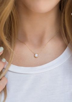 Danty Necklace, Necklaces Layered, Floating Diamond Necklace, Diy Collier, Solitaire Necklace, 18k Gold Chain, Heart Necklace Diamond, Horn Necklace, Diamond Solitaire Necklace