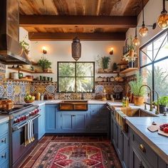 Dream kitchens #insp 💚 Mexican Tile Kitchen, Small Kitchen Ideas On A Budget, Mexican Kitchen Decor, Mexican Kitchens, Kitchen Decor Apartment, Tile Kitchen, Aesthetic Kitchen, Mexican Tile, Boho Kitchen