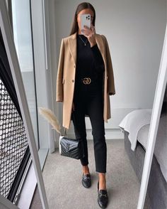 Gucci Belt Outfit, Casual Classy Outfits, Business Outfits Women, Business Casual Outfits For Work, Mode Casual, Classy Work Outfits, Looks Street Style, Looks Black