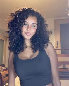 3b Hair Layers, Medium Length Haircut For Curly Hair Natural Curls, Short Dark Curly Hair, Voluminous Curly Hair, Dark Curly Hair, Layered Curly Hair, Curly Hair Photos, Short Curly Haircuts, Hairstyle Inspiration