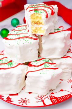 Christmas Tree Cakes Recipe  - A Country Girl's Life Fun Christmas Recipes, Homemade Christmas Cake, Individual Christmas Desserts, Little Debbie Christmas Tree Cakes, Easy Christmas Cake Recipe, Little Debbie Christmas Tree, Recipe Copycat, Easy Christmas Tree, Christmas Tree Cakes