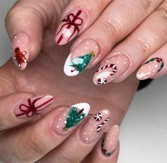 40+ Festive Christmas Nails for a Very Merry Holiday Season - ♡ July Blossom ♡