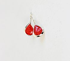 Gorgeous red coral drop earrings combined with 925 sterling silver. It's a stand-alone pair of earrings. Coral Drop Earrings, Red Coral Jewellery, Red Coral Earrings, Jewelry Delicate, Earrings Teardrop, Coral Earrings, Onyx Earrings, Coral Jewelry, Earrings Red