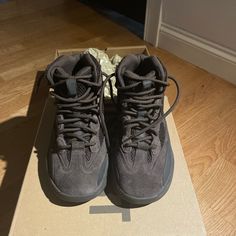 Wore Twice In Good Condition Yeezy Desert Boots, Adidas Shoes Yeezy, Yeezy Boots, Blue Trainers, Uniqlo Bags, Vintage Chanel Handbags, Oil Color, Tactical Boots, Hype Shoes