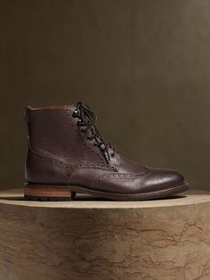 At once rugged and sophisticated, the Vernan Boot is crafted from sturdy leather to comfortably carry you through this season's adventures.  Designed with lightweight, durable OrthoLite® performance insoles for breathable cushioning that wicks away Boots Style Men, Mens High Boots, Boots Outfit Men, Half Boots, Men's Dress Shoes, Mens Boots Fashion, Boots Outfit, Shoe Style, Wicks