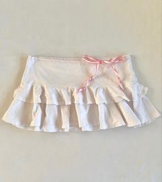 Mini Skirt Aesthetic, Skirt Aesthetic, The Cardigans, Pink Mini Skirt, Nature Dress, Womens Mini Skirts, Emo Girls, Fairy Dress, Chic Vintage