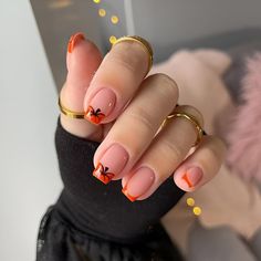 Ongles Beiges, Pumpkin Nail Designs, Designed Nails, Nail Fall, Thanksgiving Nail Designs, Simple Fall Nails