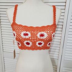 Beautiful New With Tags Paradise Usa Floral Crochet Top, Size Medium. Approximate Width Is 12 Inches And 6 Inches Long To Bottom Of Hemline. Lace Up Back. C48 Pearl Crop Top, Floral Crochet Top, Teen Crop Tops, Crochet Floral Top, Floral Puff Sleeve Top, Knitted Crop Tank Top, Black Crop Tee, White Crochet Top, Scoop Neck Crop Top