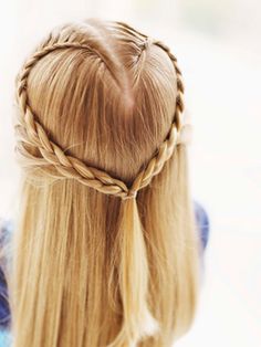 .heart braid Girly Hairstyles, Heart Braid, Braided Hair Tutorial, Fishtail Braid, Women's Hairstyles, Heart Hair, Hair And Beauty, Long Blonde, Long Hairstyles