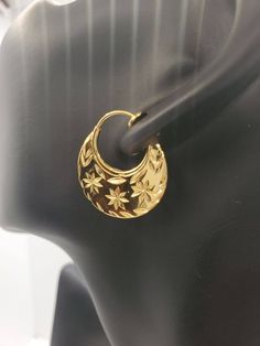 If you have no piercing and would like to wear classic Nattiyan Earrings for fun and occasions or every day, we made this for you! They are 24k gold filled on real silver, color and shine is guaranteed for every day normal wearing for one year with daily normal use. Gift it to your self of your loved ones! P.S; pre order takes 5-6 weeks to process shipping Gold Hypoallergenic Teardrop Piercings, Hypoallergenic Gold Teardrop Piercings, Traditional Yellow Gold Clip-on Jewelry, Gold Teardrop Cartilage Earrings, Gold Clip-on Huggie Earrings, Gold-plated Pierced Cartilage Earrings, Hypoallergenic Small Hoop Gold Plug Earrings, Gold-plated Round Cartilage Earrings, Gold Hallmarked Huggie Earrings For Gifts