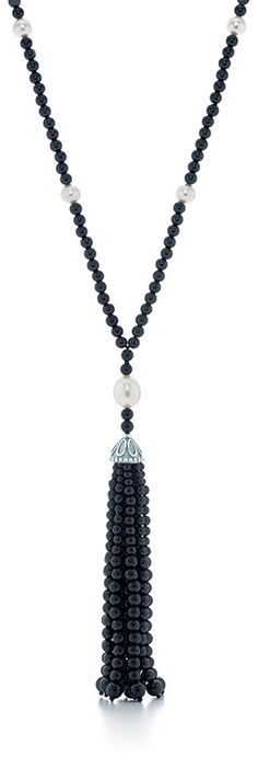 Tiffany & Co. Black Onyx Tassel necklace from the Ziegfeld collection, set in sterling silver. Via the Jewellery Editor. Bracelet Craft, White Jewelry, Craft Diy, The Library, Diy Necklace, Tiffany & Co.