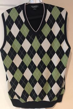 Brooks Brothers Country Club V-Neck Argyle Pullover Sweater Vest. Size XL. Condition is Pre-owned. Shipped with USPS First Class Package (2 to 3 business days). Measurements: Pit to pit - 25” Collar bottom to hem - 27” All measurements are taken with item laid out on a flat surface. Measurements are approximate as I am not a seamstress, just a woman with a tape measure. As shown in photos. Photos are of the actual item you will receive, not stock photos. Note that there may be color shade and hu 1920 Men, Country Club Style, Green Sweater Vest, Argyle Vest, Argyle Sweater Vest, Queer Fashion, Coachella Outfit, Fancy Shoes, Argyle Sweater