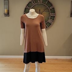 J. Jill Wearever Bordered Elliptical Dress. Short Sleeves In A Pullover Style. Pictures Taken Of Aprox Measurements . Brown Stretch Mini Dress, Knee-length, Brown Knee-length Stretch Mini Dress, Brown Stretch Knee-length Mini Dress, Brown Fitted Mini Dress With Short Sleeves, Casual Brown A-line Mini Dress, Knee-length Stretch Brown Dress, Brown Stretch Knee-length Dress, Casual Stretch Brown Dresses, Casual Brown Stretch Dresses