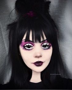 Lydia Deetz Makeup, Makeup Halloween Costumes, Lydia Beetlejuice, Beetlejuice Makeup, Beetlejuice Cartoon, Beetlejuice Halloween, Halloween Makeup Diy, Lydia Deetz, Halloween Eye Makeup