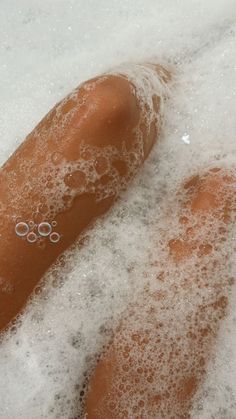 Bath Soap Aesthetic, Bath Aesthetic Girl, Aesthetic Soap, Bubble Bath Aesthetic, Bubbles Aesthetic, Soap Aesthetic, Bath Aesthetic, Girls Diary