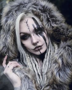 Pagan Makeup, Viking Halloween Costume, Viking Warrior Woman, Viking Aesthetic, Halloweenský Makeup, Viking Cosplay