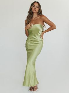 Haley Maxi Dress Green Long Tube Dress, Vegas Dresses, Party Dresses Online, Homecoming Dresses Long, New Years Eve Dresses, Polly Dress, Maxi Dress Wedding, Maxi Dress Green, Formal Dresses Prom