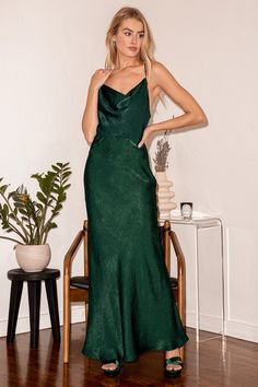 Emerald Green Evening Dress, Cowl Neck Maxi Dress, Bm Dresses, Green Evening Dress, Emerald Dresses, Strappy Maxi Dress, Velvet Maxi Dress, Green Dresses