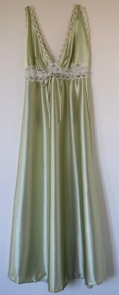 Green Silk Slip Dress With Satin Finish, Green Silk Slip Dress For Wedding, Green Bias-cut Slip Dress For Wedding, Vintage Satin Slip Dress For Spring, Vintage Satin Slip Dress For Evening, Slip Dress Aesthetic, Slip Dress Outfit, Green Slip Dress, Green Silk Dresses