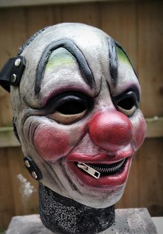 Slipknot clown 25th anniversary mask replica. Made with high quality thick latex. Different paint schemes can be done, please contact and let me know which paint job you need. Each mask is made for the individual and no cancellations will be accepted after purchase. Production time is 4-7 working days. One size fits most. Slipknot Clown Mask, Clown Slipknot, Clown Masks, Slipknot Tattoo, Scary Clown Mask, Blood Work, Creepy Makeup, Halloween Dolls, Movie Making