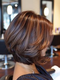 Jellyfish Haircut, Hairstyle Bangs, Hairstyles Bangs, Κούρεμα Bob, Layered Bob Haircuts, Chin Length Hair, Haircuts For Medium Hair, Layered Bob