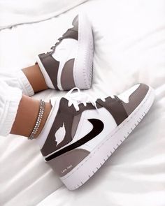 Nike Air Jordan Shoes, Basket Style