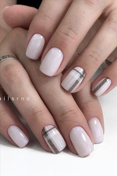 Endless tips for Hairstyles, Makeup, Nail designs, fashion, beauty, love, living Short Square Nail, Spring Nails 2020, Office Nails, Square Nail Designs, Short Square Nails, Thanksgiving Nails