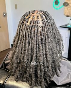 These finely crafted micro locs feature tight, clean parting for a flawless finish. Perfect for a lightweight and versatile look that’s easy to maintain. #MicroLocs #NeatParting #NaturalLocBeauty #DreadlockJourney #ProtectiveHairstyleIdeas Finger Coil Locs, Loc Styles Retwist, Free Part Locs, Retwist Locs Style, Coil Locs, Retwist Styles, Retwist Locs