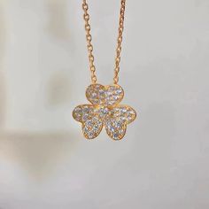 This elegant FLOWER DIAMOND NECKLACE features a delicate flower design with sparkling diamonds. The perfect statement piece for any occasion, this necklace adds a touch of sophistication and style to any outfit. Crafted with expert precision, this necklace is sure to become a beloved piece in your jewelry collection. ADDITIONAL INFORMATION Color: Gold, Pink Gold, Silver Stone: Cubic Zirconia Ref. CRB7224543 Material:- 925 Sterling Silver - 18k Gold Plated- 18k Real Gold ( contact us via instagra Flower Diamond Necklace, Trinity Bracelet, Black Onyx Bracelet, Gold Girl, Collar Chain, Detailed Jewelry, Inner Light, Clover Necklace, Onyx Bracelet