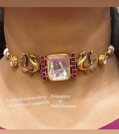 Jaipur Gold Jewellery, Simple Jewellery Design Indian, Temple Jewelry Necklace, Antique Necklaces Design, Choker Necklace Designs, Fancy Jewelry Necklace, Antique Jewellery Designs, Gold Jewelry Simple Necklace, Gold Necklace Indian Bridal Jewelry