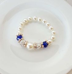 Rhinestones Crafts, Bridesmaid Pearl Bracelet, Pearl Bracelet Wedding, Bridesmaid Pearls, Bracelet Wedding, Beads Bracelet Design, Bracelet Crystal, Homemade Jewelry, Handmade Beaded Jewelry