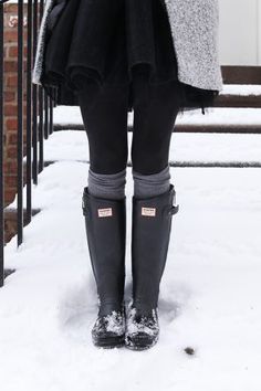 Sock Boots Outfit, Rainy Day Outfit Winter, Rainy Day Outfit For Work Office, Cold Rainy Day Outfit, Rainy Day Outfit For Work, Nyc Winter Outfits, Snow Style, Winter Outfits Snow