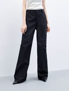 MO&Co. Women's Knee Pleated Straight Pants These pants is crafted with a straight leg design and seam detailing at the back, enjoy the convenience of zippered pockets at either side. Also featuring pleated detail at the knees, they will help you stand out from the crowd. Features : - Straight legs with seam details at back- Double side pocket design with zipper- Pleated details at knees Code: MBC3PATK01The back length of size M is 108cmMATERIALS & CARE Material: 68.6% Polyester 31.4% CottonREMIN Wide-leg Cargo Pants For Work, Solid Color Straight Chinos For Work, Straight Chinos For Workwear, Modern Straight Leg Dress Pants With Pockets, Chic Straight Leg Pants With Seam Detailing, Casual Wide-leg Pants With Seam Detailing, Solid Color Pants With Seam Detailing, Classic Wide Leg Cargo Pants For Business Casual, Straight Leg Cotton Pants With Seam Detailing