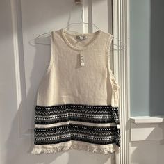 Madewell Nwt Sleeveless Fringe Sweater L Cream Casual Tank Top, Cream Sleeveless Top For Day Out, Casual Cream Tank Top, Sleeveless Cream Top For Day Out, Cream Sleeveless Vest Top, Chic Cream Cotton Tank Top, Cream Cotton Tank Top, Madewell Whisper Cotton V-neck, Madewell Shirts