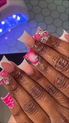 Short And Cute Acrylic Nails, Glam Duck Nails, Brown And Pink Duck Nails, Duck Nails Silver, Duck Nail Inspiration, Duck Nail Ideas Short, Pink Short Duck Nails, Shorties Duck Nails, Duck Nails With Rhinestones