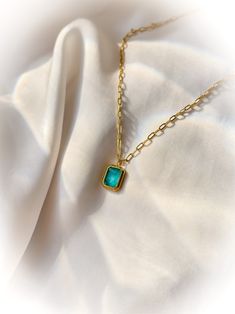 Whether worn alone or layered with other necklaces, this blue stone necklace is sure to catch attention and evoke a sense of sophistication and style. It is a true treasure for those who appreciate the beauty and allure of blue gemstones. Details: Stainless steel Gold Plated Waterproof Main Stone: Blue Zirconia Lenght: 40 + 5 cm Pendant Size: 11 x 8 mm