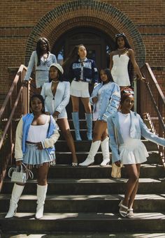 Selah And The Spades Outfits, Divine 9 Photoshoot, Black Sorority Girl Aesthetic, Group Photoshoot Black Women, Spelman College Founders Day, Spelman Founders Day, Spelman Outfit, Yearbook Group Photo Ideas, Spelman Founders Day Outfit