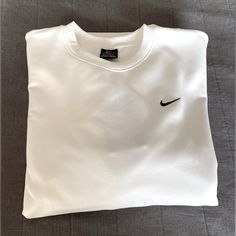 Nike Oversize Sweatshirt With Black Banding Down Sleeves. White Nike Sweatshirt, Nike Zip Hoodie, Nike Cropped Hoodie, Nike Jumper, Funnel Neck Hoodie, Oversize Sweatshirt, Nike Track Jacket, Tops Nike, Nike Crewneck