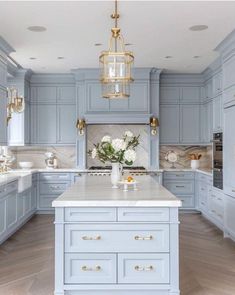 Kitchen Decor Cozy, Easy Home Upgrades, Top Kitchen Designs, Kitchen Cabinet Inspiration, Light Blue Kitchens, Cozy Ideas, Diy Kitchen Backsplash, Fancy Kitchens, Dream Kitchens Design