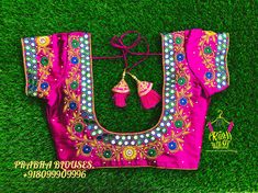 Mirror Blouse Design, Magam Work Designs, Hand Quilting Designs, Magam Work, Machine Embroidery Designs Projects, Mirror Work Blouse Design, Boat Neck Blouse Design, Blouse Designs Catalogue, Mirror Work Blouse