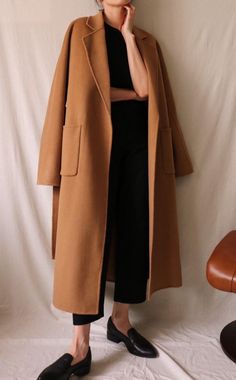 Coat Over Shoulders, Caramel Coat Outfit, Lawyer Vibes, Long Beige Coat, Caramel Coat, Long Coat Outfit, Winter Mode Outfits, Fall Fashion Coats, Deep Autumn