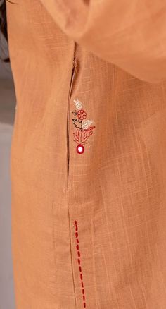 Simple Hand Embroidery Designs For Kurti, Hand Embroidery Dress, Embroidery On Kurtis, Trendy Shirt Designs, Kurti Embroidery Design, Stylish Short Dresses, Fashion Top Outfits