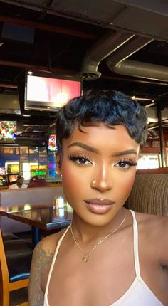 Mekap Mata, Hair Silky, Short Hair Pixie Cuts, Short Sassy Hair, Smink Inspiration, Sassy Hair