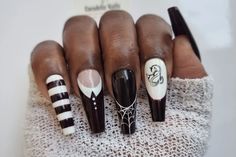 Wednesday Addams nails 2023 Get the modern goth look with 15 Wednesday Addams Nails, Wednesday Addams Nails, Wednesday Nails, Wednesday Christmas, Nails Inspired, Goth Nails, Nails Christmas, Nails For Kids, Celebrity Style Red Carpet