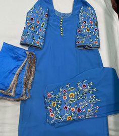 Boutique Suits Embroidery, Velvet Suits Women Indian, Churidar Design, Simple Suit Designs, Burqa Designs, Handmade Vest