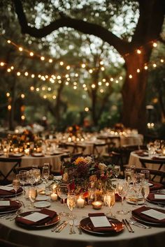 Autumn Themed Table Decor, Rustic Fall Wedding Table Setting, Moody Intimate Wedding, Moody Elegant Wedding, Moody Fall Wedding Colors, Romantic Elegant Wedding Theme, Moody Wedding Table Setting, Moody Table Setting, Moody Romantic Wedding Decor