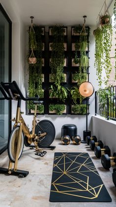 Yoga And Gym Room, Gym Corner In Garage, Cool Home Gym, Small Balcony Gym Ideas, Gym Balcony Ideas, Narrow Home Gym, Black Garage Gym, Small Gym At Home, Balcony Gym Ideas