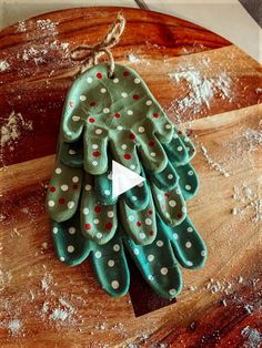 ✓ christmas decor ideas for apartments, christmas decor ideas table..! Baby Christmas Crafts, Christmas Vases, Preschool Christmas Crafts, Christmas Wreaths Diy Easy, Christmas Arts And Crafts