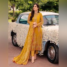 Brand New 3 Piece Chiffon Outfit. Perfect For Mehndi Mayon Or Any Formal Gatherings! Chest 20 Length 46 Trouser Length 38 Paincha 7 Chiffon Outfit, Semi Formal Outfit, Organza Sleeves, Chiffon Collection, Embroidered Chiffon, Silk Trousers, Organza Fabric, Pakistani Designers, Suit Fabric